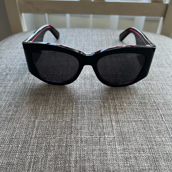 Authentic Dior - Picture 1 of 5